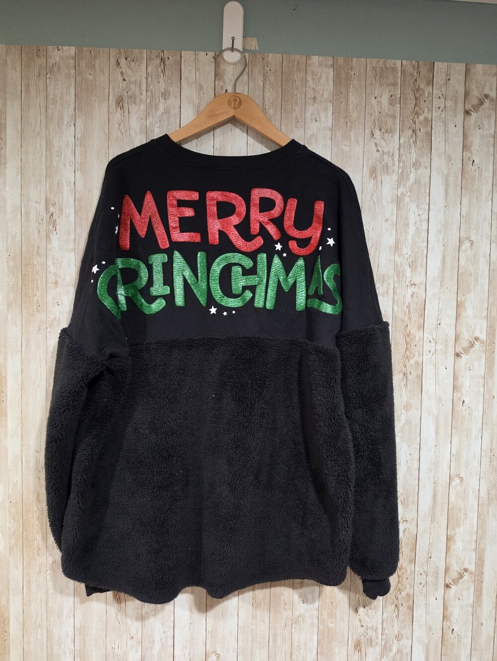 Universal Studios Spirit Jersey Merry Grinchmas Fuzzy Long Sleeve L